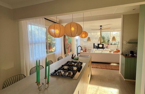 Noordhoek Cabaña | Adorable Beach cottage in Noordhoek within walking distance of beaches and bars