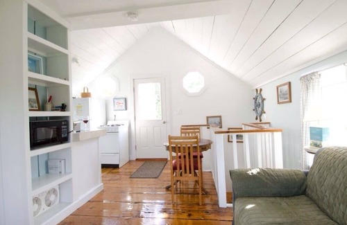 Block Island Cabaña | Adorable Block Island Cottage