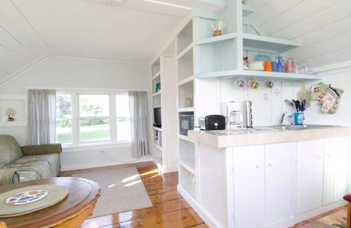 Block Island Cabaña | Adorable Block Island Cottage