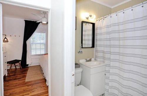 Thunderbolt Casa | Adorable Bungalow Near City Marina & Tybee Beach