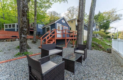 Alton Bay Cabina | Adorable Cabin with stunning lake views & Now featuring AC Wi-FI and TV access
