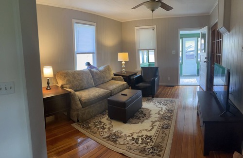 Prescott Casa | Adorable Cabiny Home, 1/2 block from downtown Prescott! So convenient to beach!