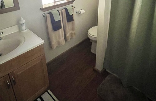Coffee Creek Cabina | Adorable Cedar Cabin located on Coffee Creek in Trinity Alps