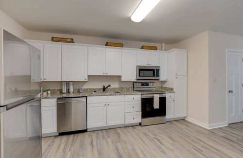 Northeast Virginia Beach Cabaña | Adorable Chesapeake Bay Beach Cottage B Just 1 Block from the Sand!