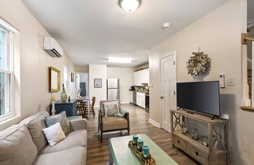 Northeast Virginia Beach Cabaña | Adorable Chesapeake Bay Beach Cottage B Just 1 Block from the Sand!