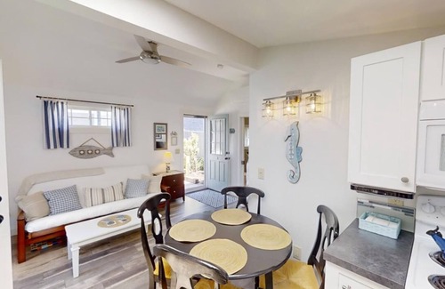 West Yarmouth Cabaña | Adorable cottage - Walk to Private Beach on Nantucket Sound!