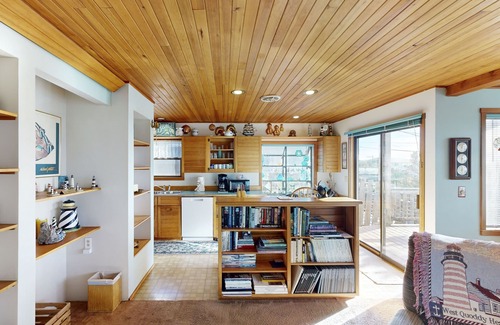 Newport Casa | Adorable casa para perros en el distrito histórico de Deco - a pocos pasos de la playa