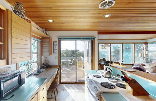 Newport Casa | Adorable casa para perros en el distrito histórico de Deco - a pocos pasos de la playa