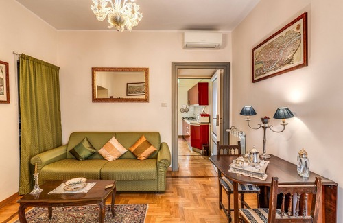Repubblica Apartamento | Adorable flat by Barberini Trevi Fountain 09113 IT058091C289CBO8C2