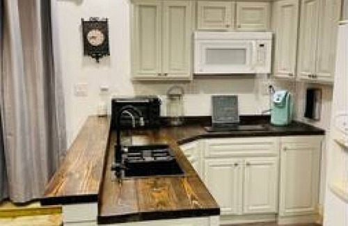 Fernandina Beach Condominio | Adorable French Cottage