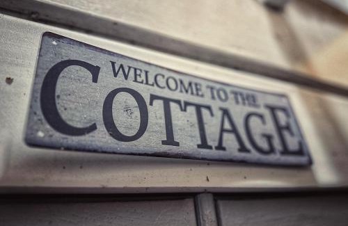 Fernandina Beach Casa | Adorable French Cottage style - 1 bedroom.
