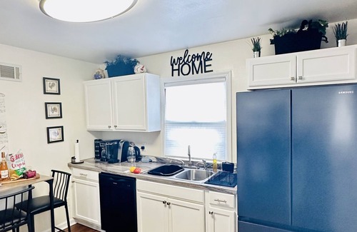 Erie Casa | Adorable Gem House in the Gem City!