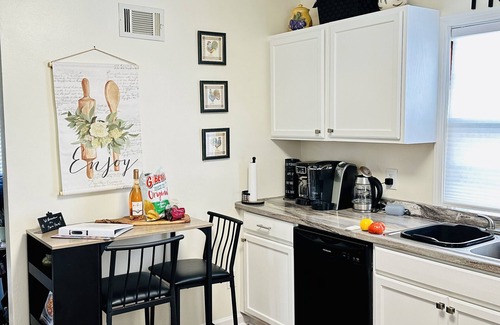 Erie Casa | Adorable Gem House in the Gem City!