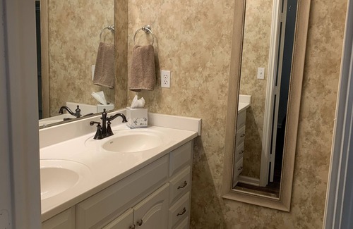 La Grange Cabina | Adorable Guest Cabin In The Woods