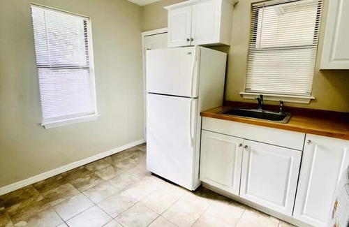 St. Petersburg - Clearwater Casa | Adorable guest house 5 miles from the beach!