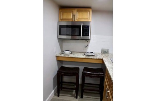Disston Heights Apartamento | Adorable guest house 10mins to beach and downtown