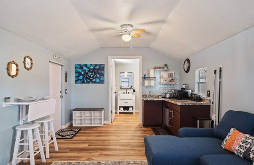 Lake Alfred Apartamento | Adorable guest suite with private pool and entrance.