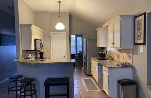 South Side Casa | Adorable Home Away From Home in the City by the Bay
