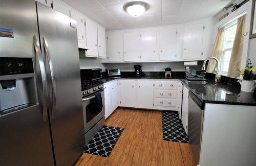 Hyannis Casa | Adorable Home Close to Harbor, Shopping, Restaurants, and Beaches (2309)