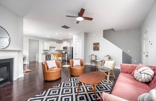 Durham Casa | Adorable home in fantastic location near restaurants and Duke!
