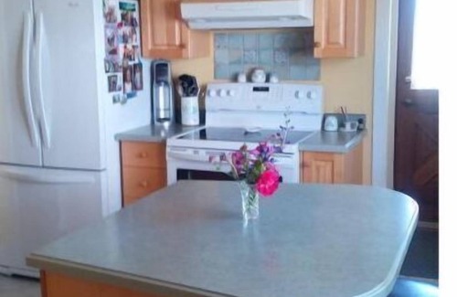 Lunenburg Casa | Adorable Home Sleeps 6 - Fabulous Gardens