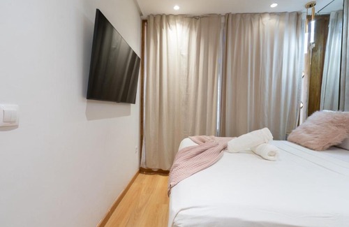 Casablanca Apartamento | Adorable King Bed Flat .Perfect for long Stays
