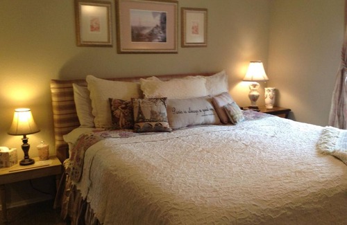 Holiday Island Casa | Adorable Lakeside Getaway! ¡A minutos del centro de Eureka y White River Fishing!