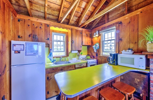 East Sandwich Cabaña | Adorable Oceanfront Cottage on Spring Hill Beach