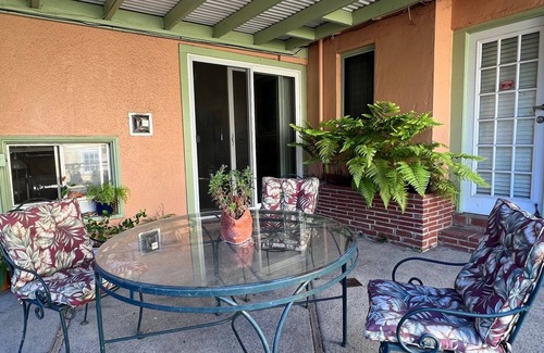 San Anselmo Casa | Adorable, peaceful 2-bdrm house in charming Fairfax near bus, food & shops