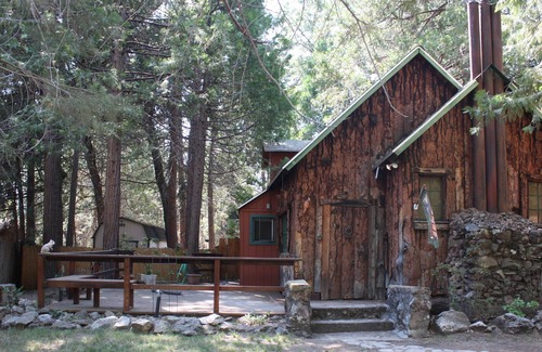 Camp Nelson Cabina | Adorable cottage admite mascotas ubicado en las secuoyas gigantes!