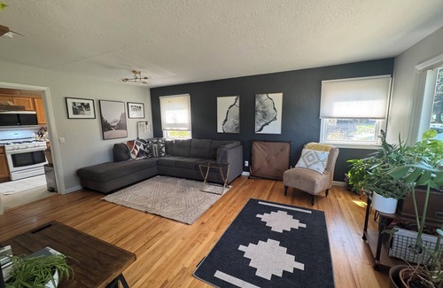 Redmond Casa | Adorable Pet-Friendly House - Walking Distance to Downtown and Dry Canyon