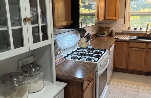 Redmond Casa | Adorable Pet-Friendly House - Walking Distance to Downtown and Dry Canyon