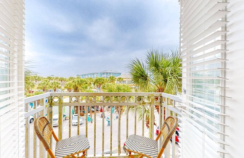 Gulf Place Apartamento | Adorable estudio a dos pasos de la playa: piscina compartida y canchas de tenis.