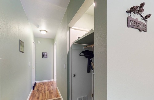 Orick Apartamento | Adorable Studio Suite Near State Parks w/ Free WiFi, Microwave, and Minifridge!