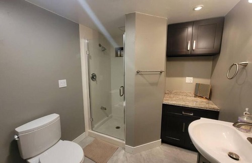San Leandro Apartamento | Adorable Studio with Indoor Fireplace