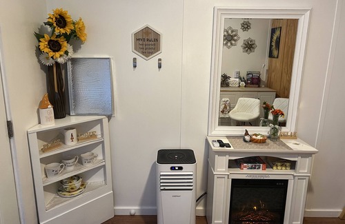 Asheville Cabaña | Adorable Tiny Guesthouse Super Cozy & Clean