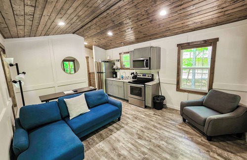Guntersville Apartamento | Adorable Tiny House Cabin- Lake Guntersville