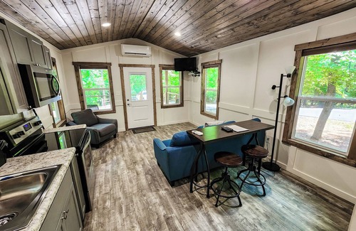 Guntersville Apartamento | Adorable Tiny House Cabin- Lake Guntersville