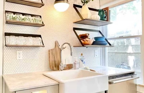 Yarmouth Port Casa | Adorable Updated Cottage, Walk to Water!