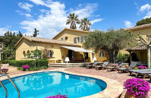 Saint-Aygulf Villa | Adorable waterfront property for 12-14 persons with panoramic sea view