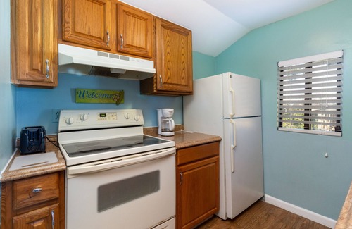 Midtown Ocean City Cabaña | Adorable, casa de playa frente al mar w / vista a la bahía, cocina completa y WiFi gratis!