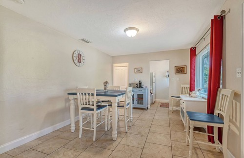 Sarasota Apartamento | Adorable1/1 - Walk to Siesta Key!