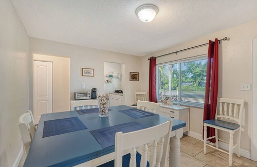 Sarasota Apartamento | Adorable1/1 - Walk to Siesta Key!