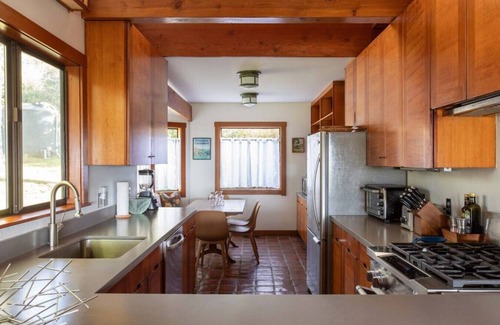 Inverness Casa | Adoring Sol | Stylish Getaway, Scenic Nature Views