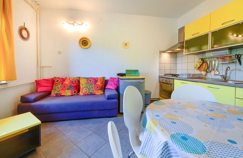 Sibinj Krmpotski Apartamento | Adriana by Interhome