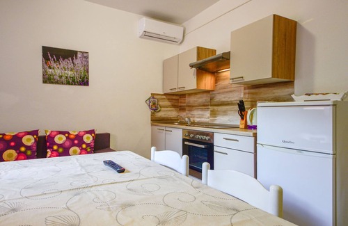 Sibinj Krmpotski Apartamento | Adriana by Interhome