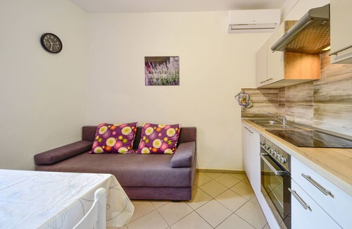 Sibinj Krmpotski Apartamento | Adriana by Interhome