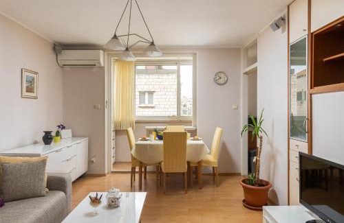 Gruz Apartamento | Adriatic Charm: Coastal Heaven of Dubrovnik