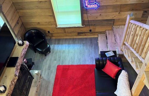 Spring Hill Cabina | ADULT ONLY Naughty Pines log cabin located in South Charleston, WV