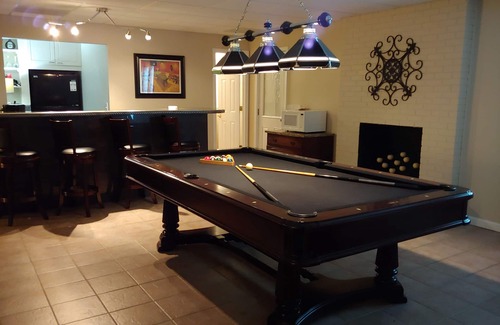 Sedgefield Apartamento | La Suite Luxe @ Sprucewood Manor (Teatro, sala de juegos, piscina, etc.)